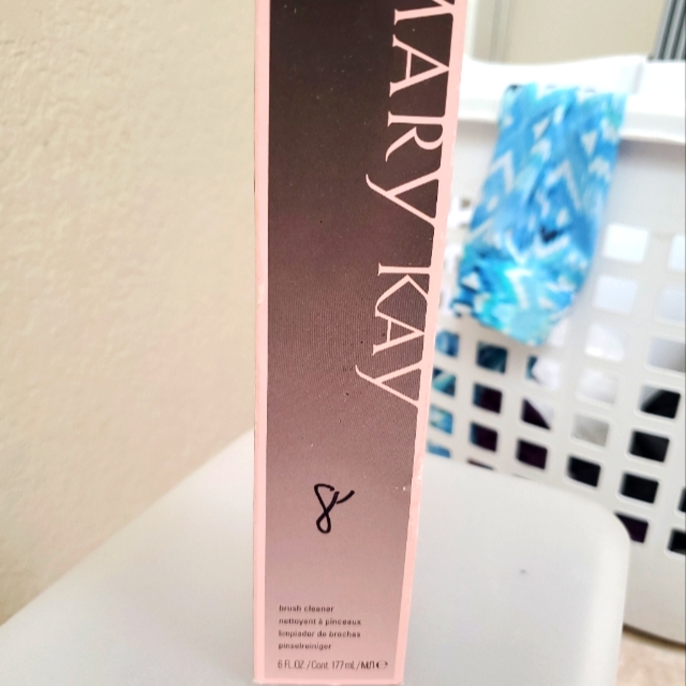 Mary Kay makeup brush cleaner